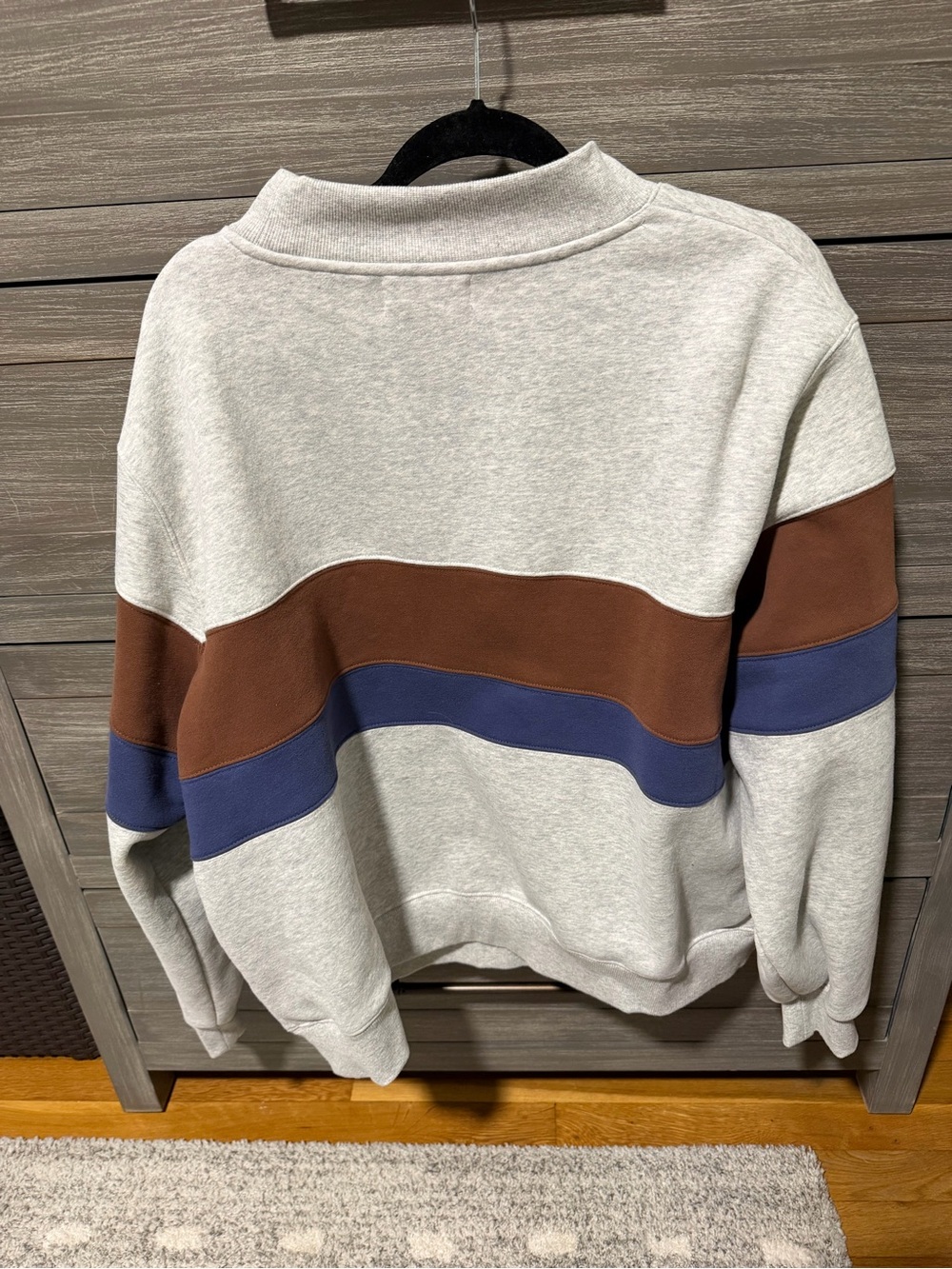 Parke Vintage Striped Mockneck With Nostalgia Patch × 1
Classic Grey / L/XL - Picture 2 of 2